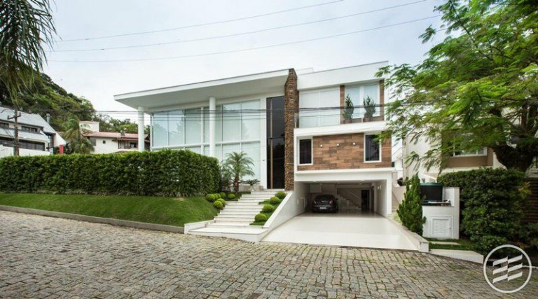 Imagem Casa com 4 Quartos à Venda, 730 m² em Estados - Balneário Camboriú Imagem Casa com 4 Quartos à Venda, 730 m² em Estados - Balneário Camboriú