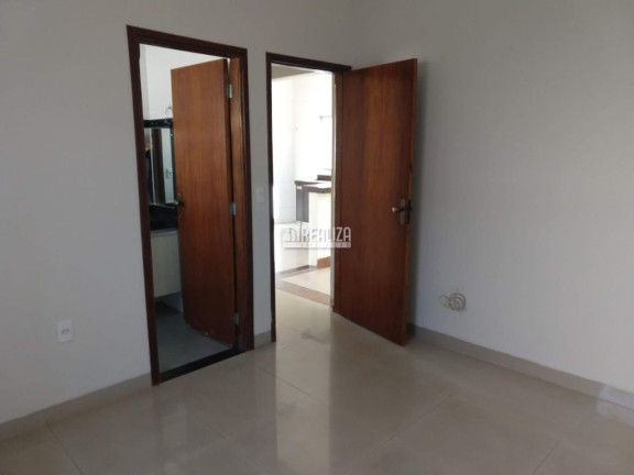 Imagem Casa com 2 Quartos à Venda, 200 m² em Jardim Espanha - Uberaba Imagem Casa com 2 Quartos à Venda, 200 m² em Jardim Espanha - Uberaba