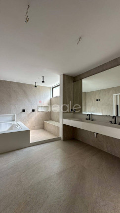 Imagem Casa de Condomínio com 5 Quartos à Venda, em Barra Da Tijuca - Rio De Janeiro Imagem Casa de Condomínio com 5 Quartos à Venda, em Barra Da Tijuca - Rio De Janeiro