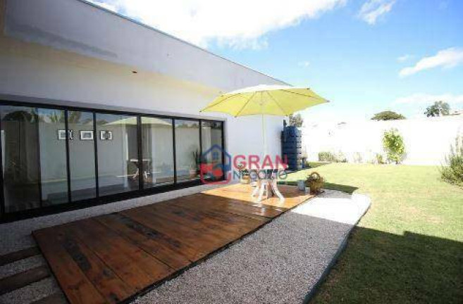Imagem Casa com 4 Quartos à Venda, 233 m² em Butiatuvinha - Curitiba Imagem Casa com 4 Quartos à Venda, 233 m² em Butiatuvinha - Curitiba