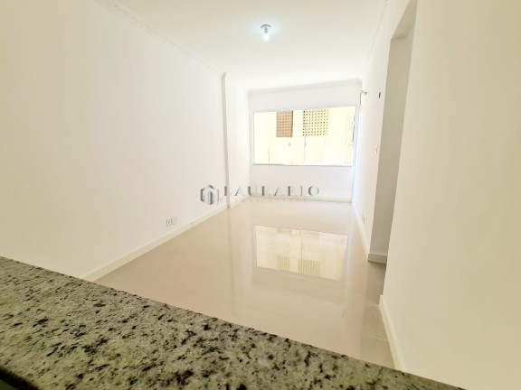 Imagem Apartamento com 2 Quartos à Venda, 70 m² em Laranjeiras - Rio De Janeiro Imagem Apartamento com 2 Quartos à Venda, 70 m² em Laranjeiras - Rio De Janeiro