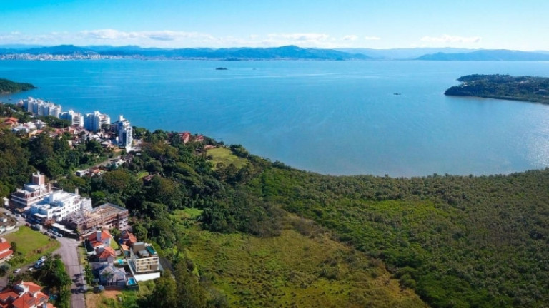 Casa com 4 Quartos à Venda, 260 m² em João Paulo - Florianópolis