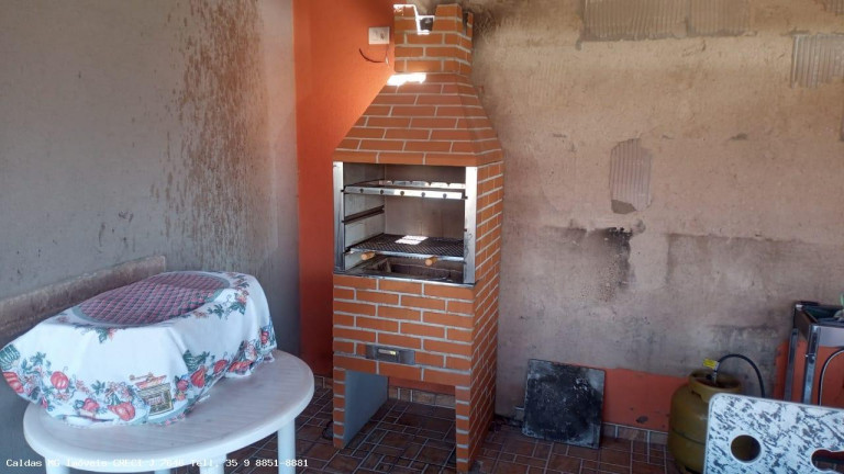 Imagem Chácara com 3 Quartos à Venda, 170 m² em Pocinhos Do Rio Verde - Caldas Imagem Chácara com 3 Quartos à Venda, 170 m² em Pocinhos Do Rio Verde - Caldas