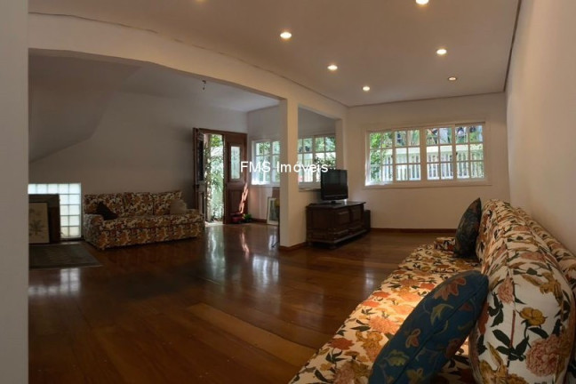 Imagem Casa com 4 Quartos à Venda, 165 m² em Itaim Bibi - São Paulo Imagem Casa com 4 Quartos à Venda, 165 m² em Itaim Bibi - São Paulo