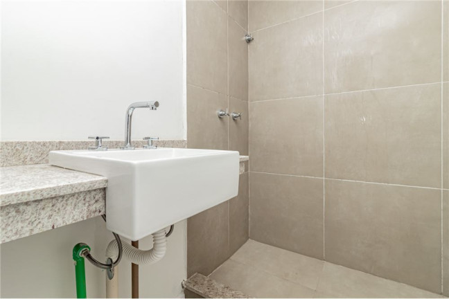 Imagem Imóvel com 2 Quartos à Venda,  em Passo Da Areia - Porto Alegre