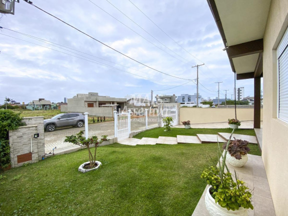 Imagem Casa com 3 Quartos à Venda, 204 m² em Zona Nova - Torres Imagem Casa com 3 Quartos à Venda, 204 m² em Zona Nova - Torres