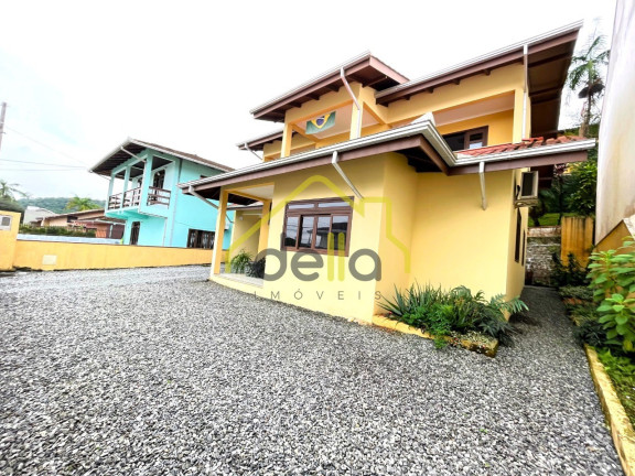 Imagem Casa com 4 Quartos à Venda, 255 m² em Boa Vista - Joinville Imagem Casa com 4 Quartos à Venda, 255 m² em Boa Vista - Joinville