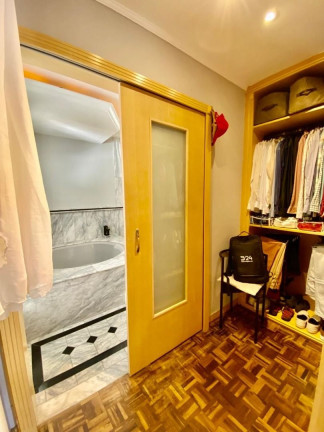 Imagem Casa com 3 Quartos à Venda, 278 m² em Boqueirão - Curitiba Imagem Casa com 3 Quartos à Venda, 278 m² em Boqueirão - Curitiba