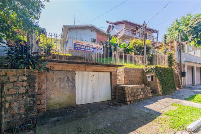 Imagem Casa com 3 Quartos à Venda, em Santa Tereza - Porto Alegre Imagem Casa com 3 Quartos à Venda, em Santa Tereza - Porto Alegre