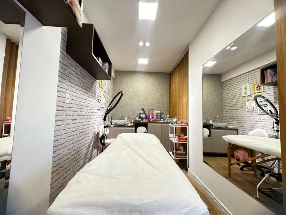 Sala Comercial à Venda, 40 m² em Gonzaga - Santos