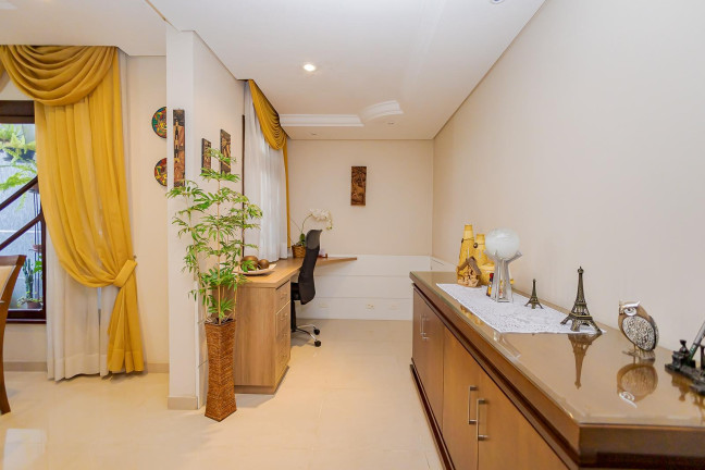 Imagem Casa com 4 Quartos à Venda, 271 m² em Santo Inácio - Curitiba Imagem Casa com 4 Quartos à Venda, 271 m² em Santo Inácio - Curitiba