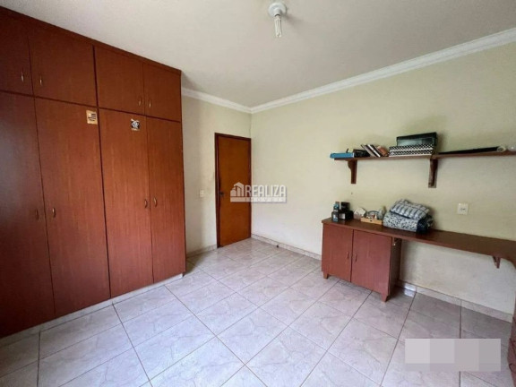 Imagem Casa com 3 Quartos à Venda, 300 m² em Estados Unidos - Uberaba Imagem Casa com 3 Quartos à Venda, 300 m² em Estados Unidos - Uberaba