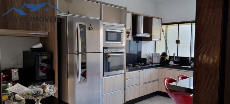 Imagem Casa com 3 Quartos à Venda, 249 m² em Vila Santa Izabel - Maringá Imagem Casa com 3 Quartos à Venda, 249 m² em Vila Santa Izabel - Maringá