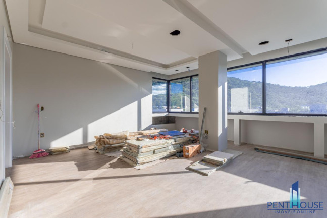 Imagem Casa com 4 Quartos à Venda, 525 m² em Praia Do Estaleiro - Balneário Camboriú Imagem Casa com 4 Quartos à Venda, 525 m² em Praia Do Estaleiro - Balneário Camboriú