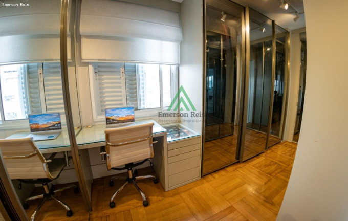 Imagem Sobrado com 4 Quartos à Venda, 310 m² em Moema - São Paulo Imagem Sobrado com 4 Quartos à Venda, 310 m² em Moema - São Paulo