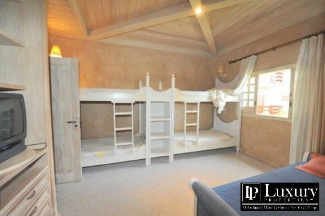 Imagem Casa com 6 Quartos à Venda, 400 m² em Capivari - Campos Do Jordão Imagem Casa com 6 Quartos à Venda, 400 m² em Capivari - Campos Do Jordão