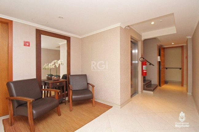 Imagem Imóvel com 1 Quarto à Venda, 160 m² em São João - Porto Alegre Imagem Imóvel com 1 Quarto à Venda, 160 m² em São João - Porto Alegre