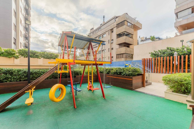 Imagem Imóvel com 4 Quartos à Venda, em Petrópolis - Porto Alegre Imagem Imóvel com 4 Quartos à Venda, em Petrópolis - Porto Alegre