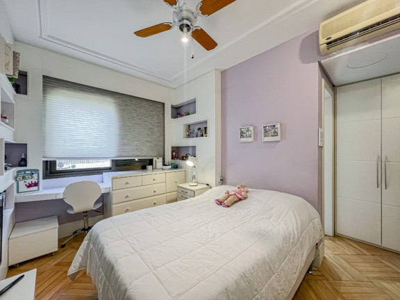 Imagem Imóvel com 3 Quartos à Venda, 243 m² em Rio Branco - Porto Alegre Imagem Imóvel com 3 Quartos à Venda, 243 m² em Rio Branco - Porto Alegre