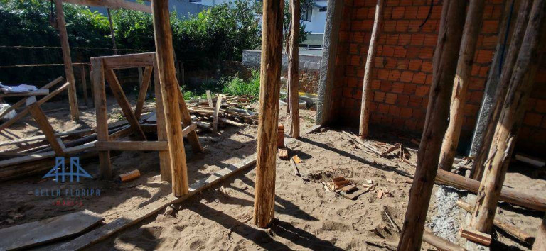 Imagem Casa com 3 Quartos à Venda, 179 m² em Lagoa Da Conceição - Florianópolis Imagem Casa com 3 Quartos à Venda, 179 m² em Lagoa Da Conceição - Florianópolis