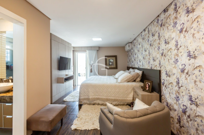 Imagem Casa com 4 Quartos à Venda, em América - Joinville Imagem Casa com 4 Quartos à Venda, em América - Joinville