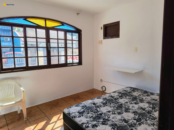 Imagem Casa com 6 Quartos à Venda, 280 m² em Trindade - Florianópolis Imagem Casa com 6 Quartos à Venda, 280 m² em Trindade - Florianópolis