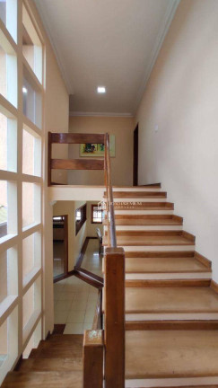 Imagem Sobrado com 5 Quartos à Venda, 375 m² em Vila Zezé - Jacareí