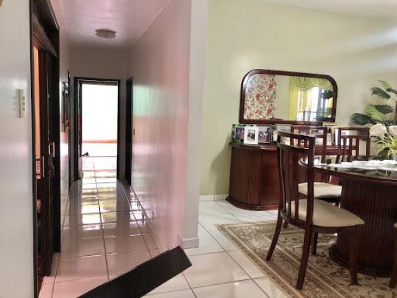 Imagem Casa com 5 Quartos à Venda, 230 m² em Saguaçu - Joinville