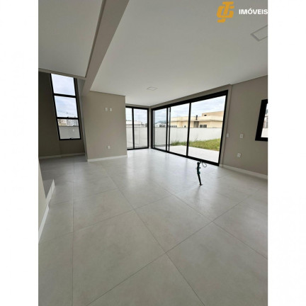 Imagem Casa com 3 Quartos à Venda, 280 m² em Caledônia - Camboriú Imagem Casa com 3 Quartos à Venda, 280 m² em Caledônia - Camboriú
