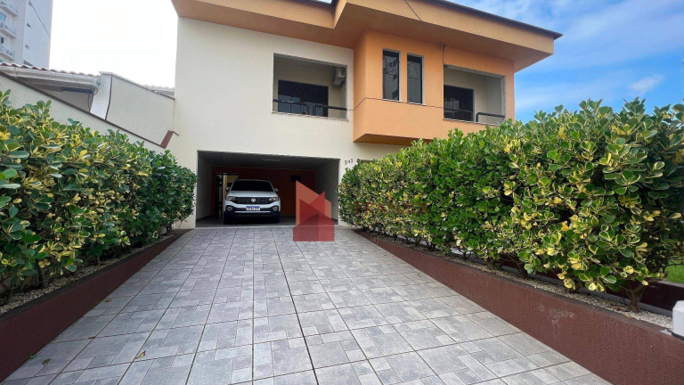 Sobrado com 3 Quartos à Venda, 450 m² em Vila Operária - Itajaí