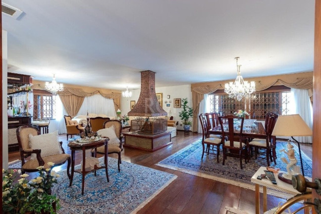 Imagem Casa com 4 Quartos à Venda, em Vila Assunção - Porto Alegre Imagem Casa com 4 Quartos à Venda, em Vila Assunção - Porto Alegre