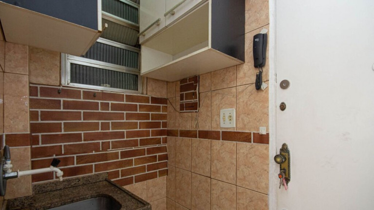 Imagem Imóvel com 1 Quarto à Venda, 26 m² em Copacabana - Rio De Janeiro Imagem Imóvel com 1 Quarto à Venda, 26 m² em Copacabana - Rio De Janeiro