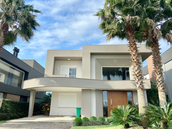 Sobrado com 5 Quartos à Venda, 300 m² em Xangri-lá - Xangri-la