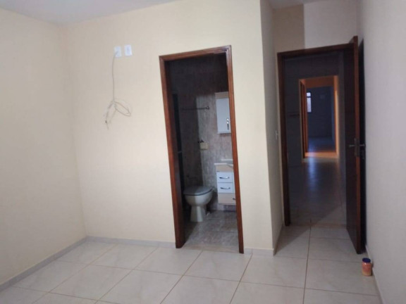 Imagem Casa com 2 Quartos à Venda,  em Botucatu