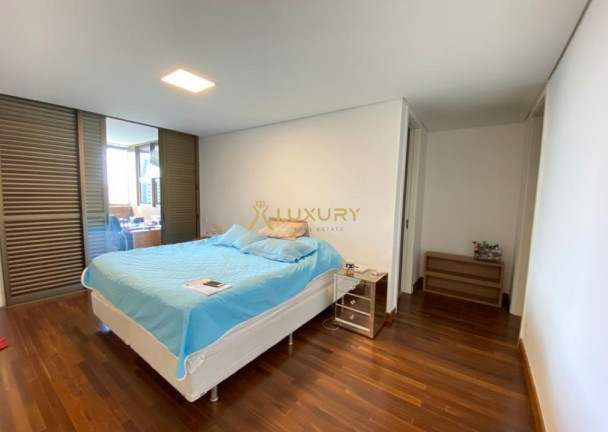 Imagem Imóvel com 4 Quartos à Venda, 244 m² em Vale Do Sereno - Nova Lima Imagem Imóvel com 4 Quartos à Venda, 244 m² em Vale Do Sereno - Nova Lima