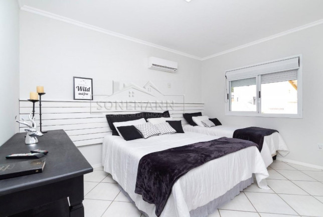 Imagem Casa com 6 Quartos à Venda, 805 m² em Centro - Bombinhas