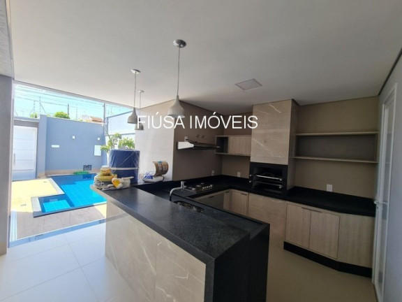 Imagem Casa com 3 Quartos à Venda,  em Centro - Sertãozinho