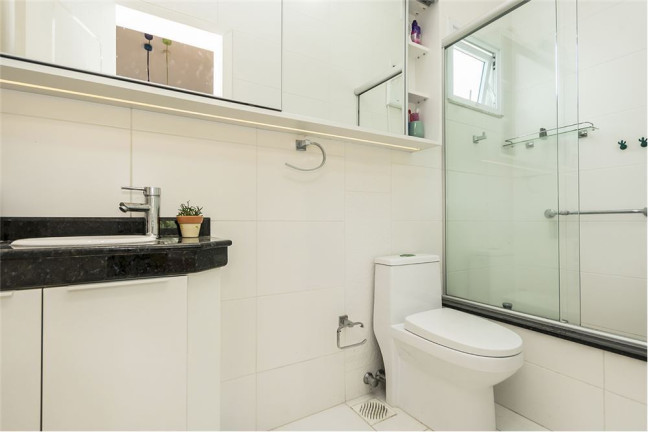 Imagem Casa com 3 Quartos à Venda, em Jardim Lindóia - Porto Alegre Imagem Casa com 3 Quartos à Venda, em Jardim Lindóia - Porto Alegre