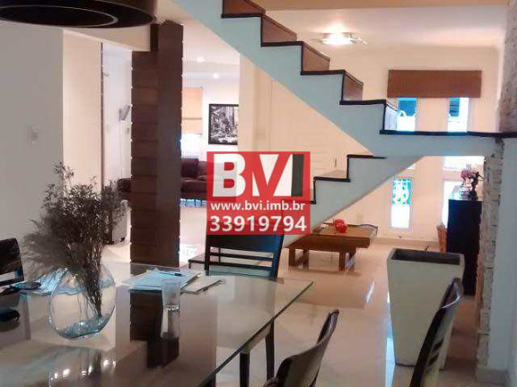 Imagem Casa com 3 Quartos à Venda, 402 m² em Olaria - Rio De Janeiro