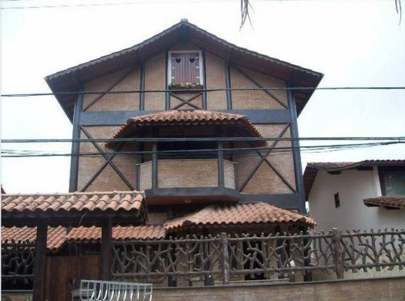Imagem Casa com 4 Quartos à Venda, 260 m² em Itaipu - Niterói Imagem Casa com 4 Quartos à Venda, 260 m² em Itaipu - Niterói