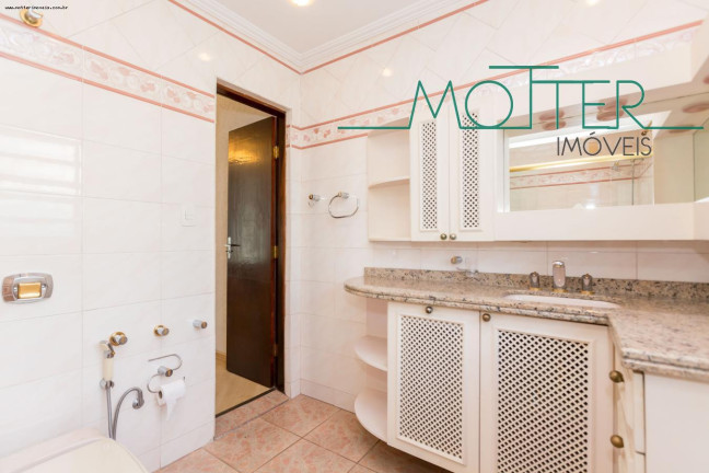 Imagem Casa com 3 Quartos à Venda, 159 m² em Novo Mundo - Curitiba