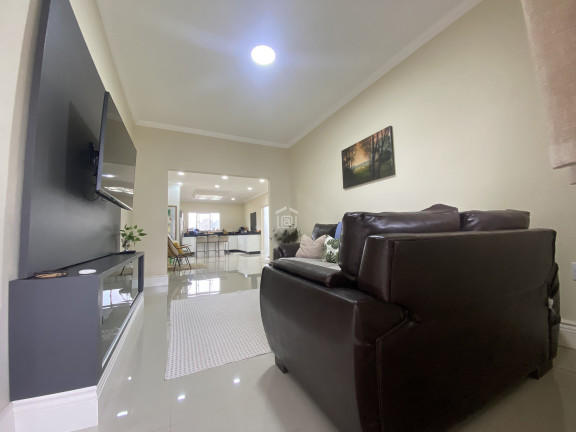 Imagem Sobrado com 3 Quartos à Venda, 291 m² em Centro - Botelhos Imagem Sobrado com 3 Quartos à Venda, 291 m² em Centro - Botelhos