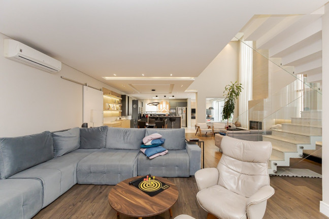 Imagem Imóvel com 4 Quartos à Venda, 450 m² em Tingui - Curitiba Imagem Imóvel com 4 Quartos à Venda, 450 m² em Tingui - Curitiba