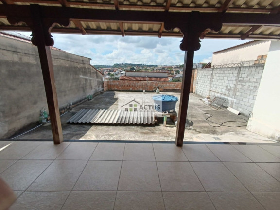 Imagem Casa com 3 Quartos à Venda, 340 m² em Cruzeiro - Ibirité