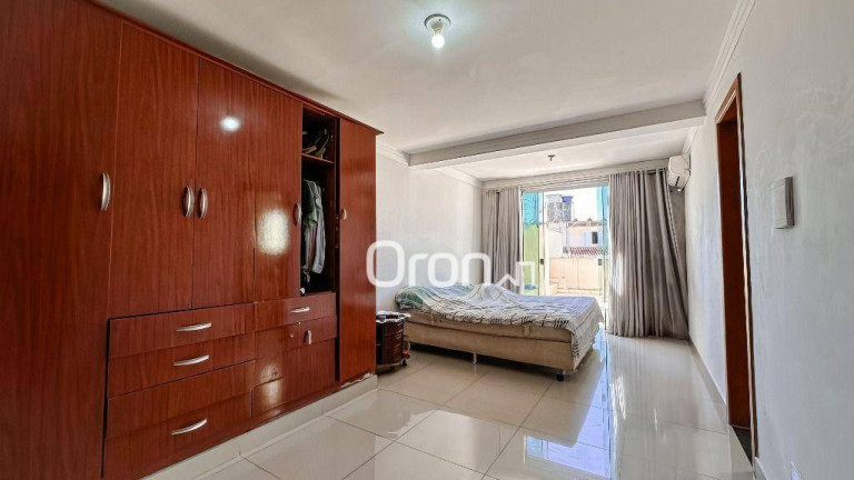 Imagem Sobrado com 5 Quartos à Venda, 317 m² em Setor Bueno - Goiânia