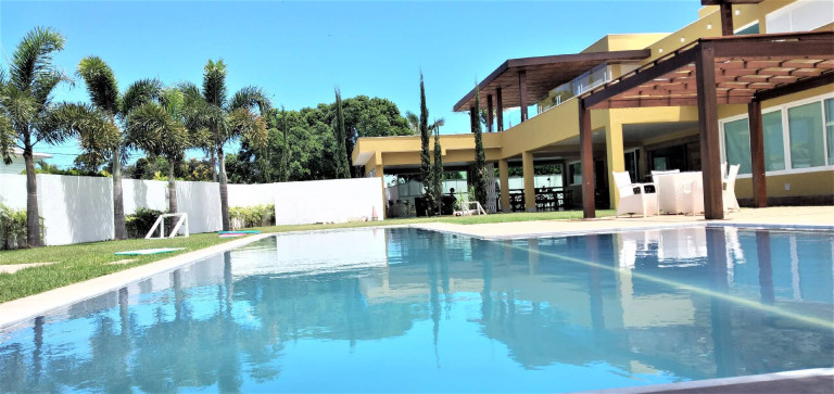 Imagem Casa com 7 Quartos à Venda, 1.800 m² em Outeiro Do São Francisco - Porto Seguro Imagem Casa com 7 Quartos à Venda, 1.800 m² em Outeiro Do São Francisco - Porto Seguro