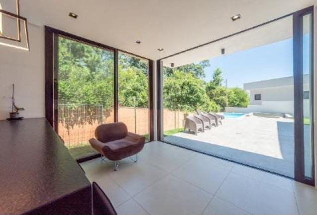 Imagem Casa com 5 Quartos à Venda, 340 m² em Vila Nova - Porto Alegre