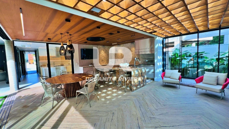 Imagem Casa com 8 Quartos à Venda, 970 m² em Riviera | Módulo 12 - Bertioga Imagem Casa com 8 Quartos à Venda, 970 m² em Riviera | Módulo 12 - Bertioga