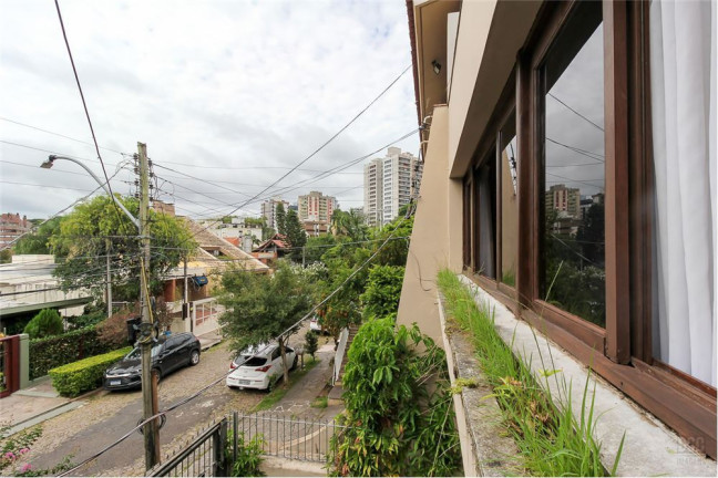 Imagem Casa com 3 Quartos à Venda, 252 m² em Boa Vista - Porto Alegre Imagem Casa com 3 Quartos à Venda, 252 m² em Boa Vista - Porto Alegre