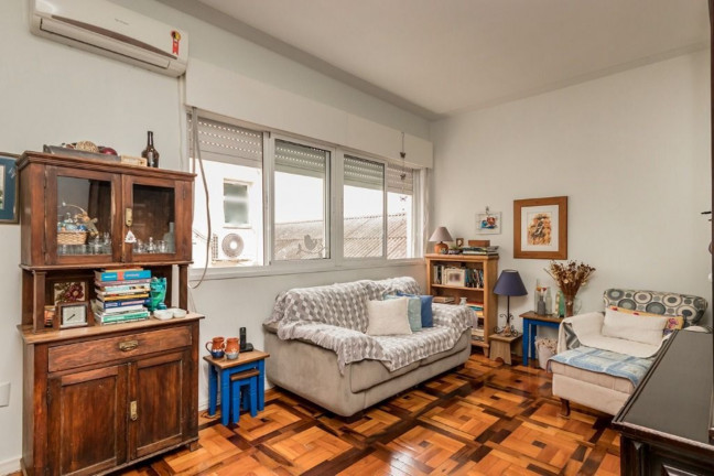 Imagem Imóvel com 2 Quartos à Venda, 60 m² em São João - Porto Alegre Imagem Imóvel com 2 Quartos à Venda, 60 m² em São João - Porto Alegre